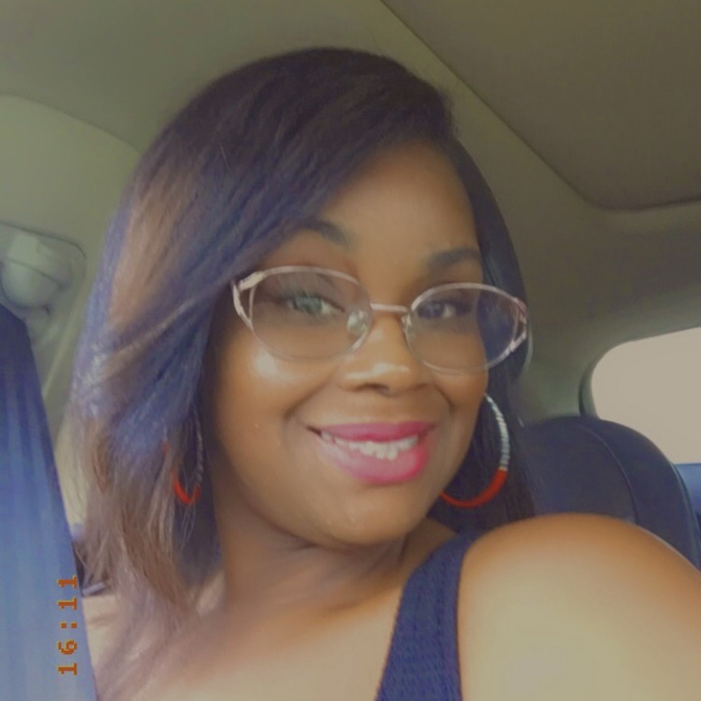 Meet your Posher, Kenisha